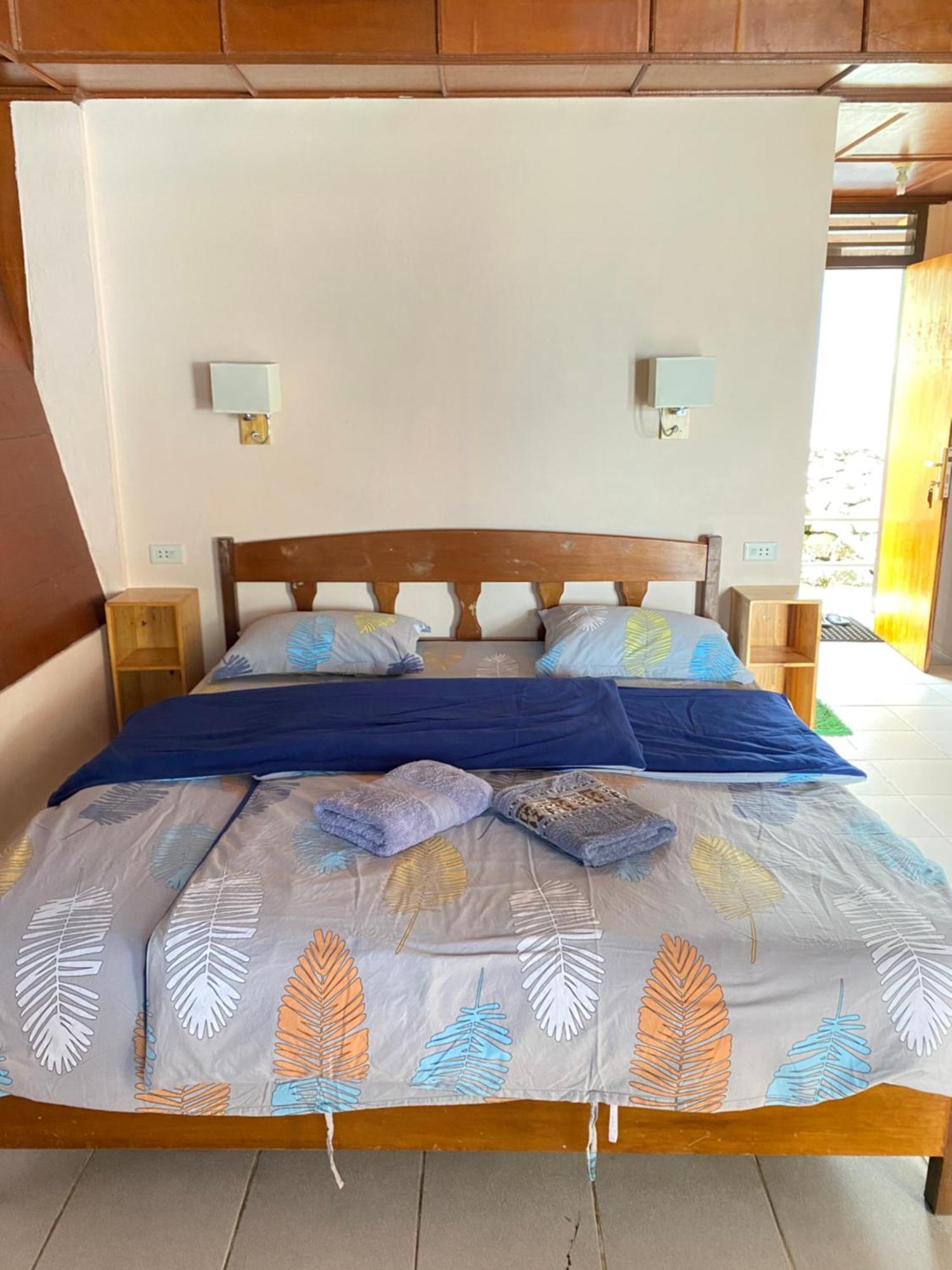 Hotel Romlan Tuk Tuk Habitación foto