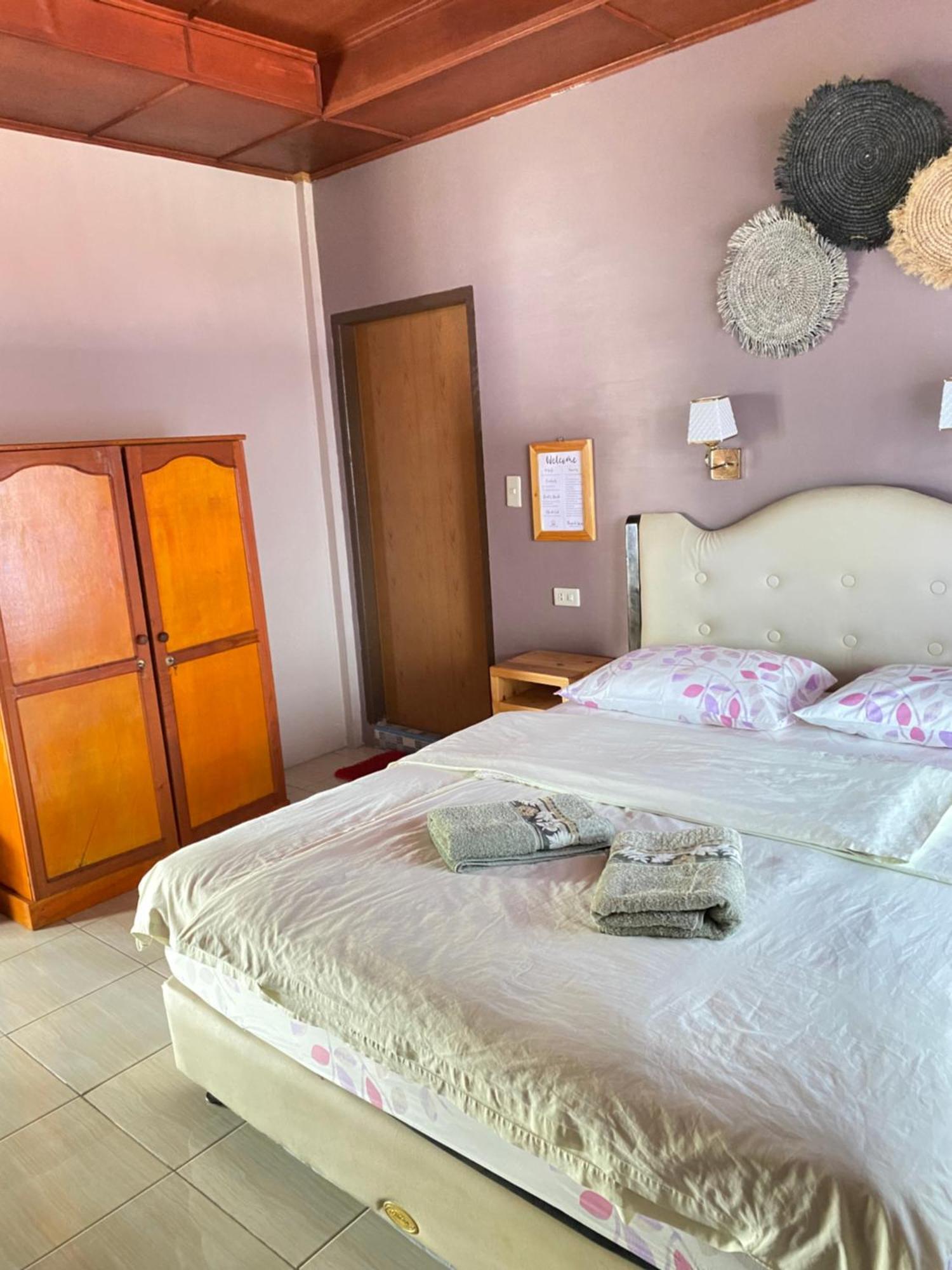 Hotel Romlan Tuk Tuk Habitación foto