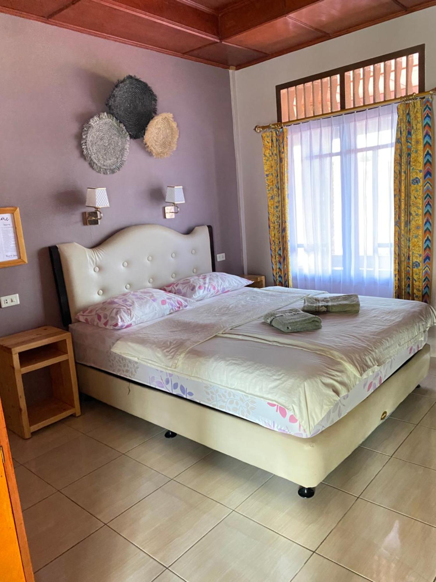 Hotel Romlan Tuk Tuk Habitación foto
