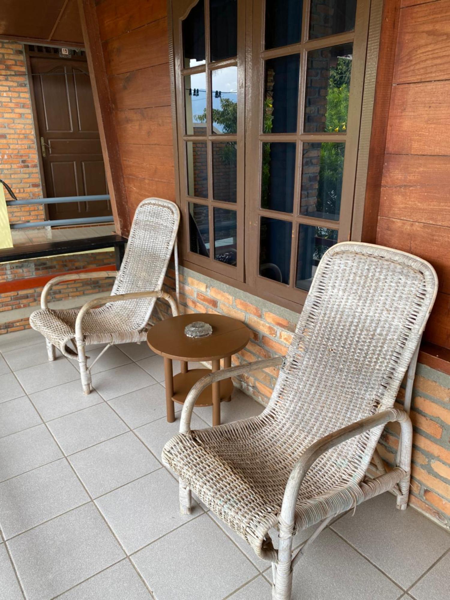 Hotel Romlan Tuk Tuk Habitación foto
