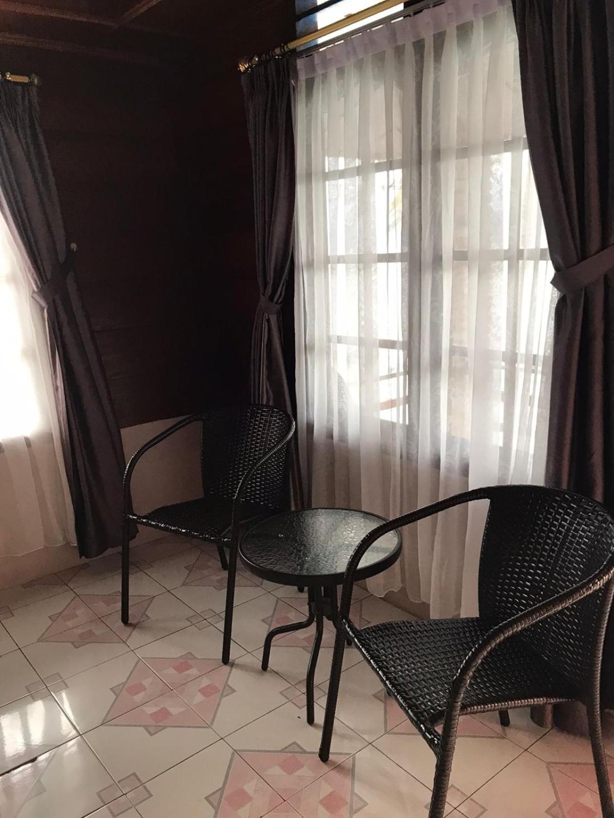 Hotel Romlan Tuk Tuk Habitación foto