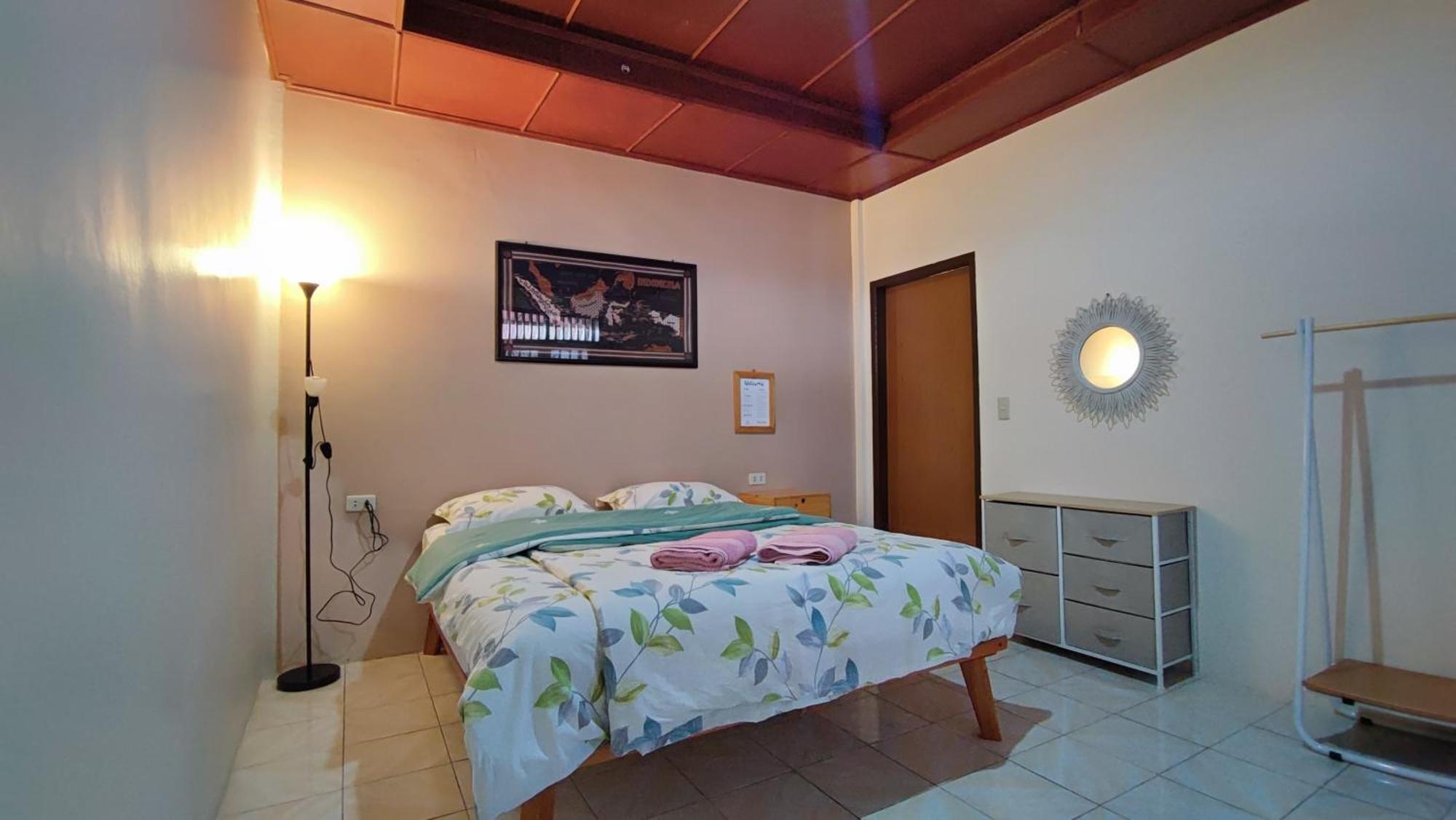 Hotel Romlan Tuk Tuk Habitación foto